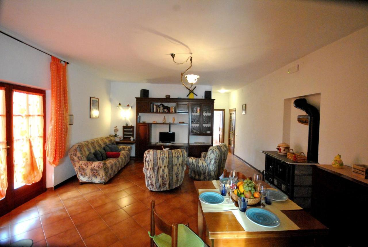 Agriturismo La Nicchia Кастелнуово Берарденга Екстериор снимка